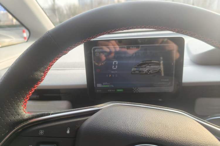 Used SAIC MAXUS Dana V1 2025 Low-Roof Multi-Function Version 42 kWh