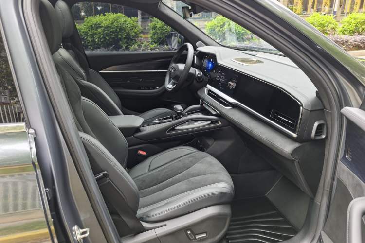 Used Geely Auto Monjaro L 2024 2.0TD High-Power Automatic Two-Wheel Drive Skyline Edition
