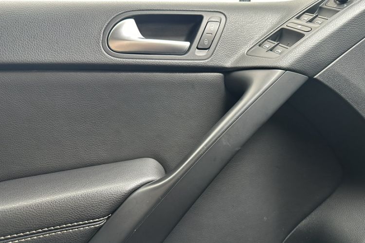 Used Volkswagen Tiguan L 2016 280TSI Automatic Two-Wheel-Drive Silk Road Style Edition
