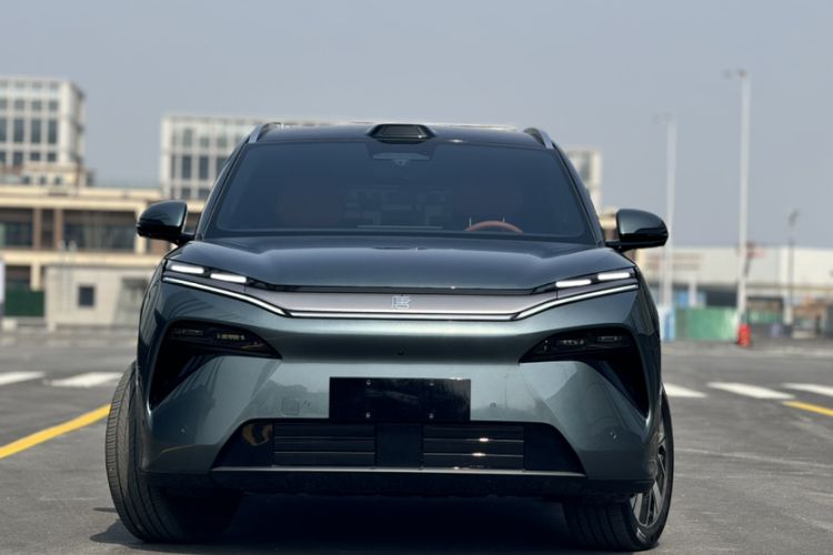 Used BYD Tang L 2025 EV with 670 km Range LiDAR and Premium Features
