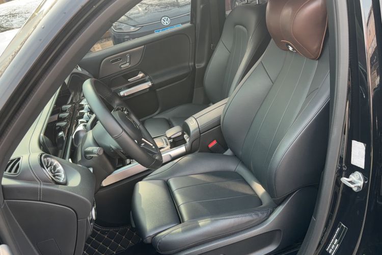 Used Mercedes-Benz GLB 2023 GLB 220 Fashion Model Left Front Seat