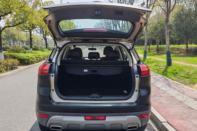 Used Geely Auto Emgrand X7 Sport 2016 2.0L Manual Smart Connect Version Exterior 6