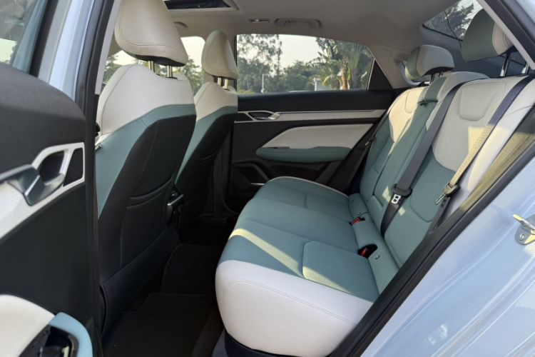 Used Geely Auto Emgrand L HiP 2022 1.5TD-DHT Pro 100KM Super Swift Interior 8