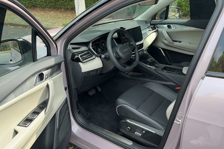 Used Lynk & Co 06 2023 Remix 1.5T Shero
