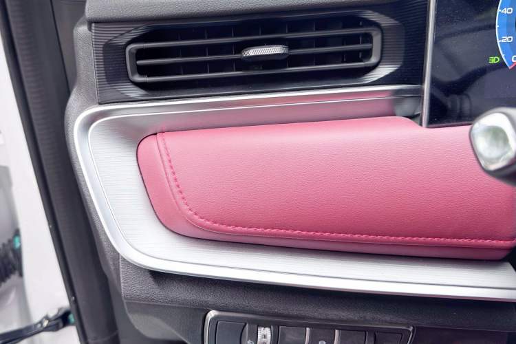 Used JETOUR X70 PLUS 2025 Champion Edition 1.5T DCT Champion PRO 7-Seater Interior 6