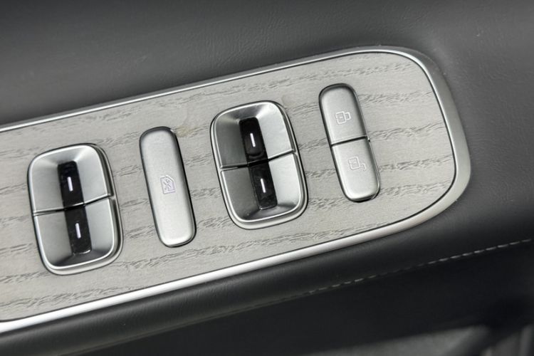 Used XPeng X9 2024 702 Ultra-Long Range Max