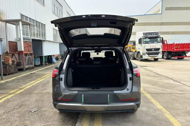 Used Wuling Xingguang S 2024 510 km Flagship Version Trunk