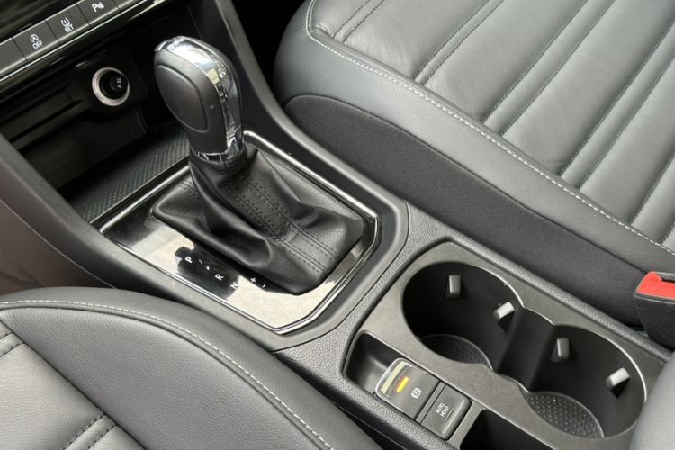 Used Volkswagen Touran 2016 Volkswagen Touran L 280TSI DSG Comfort Edition Gear Lever