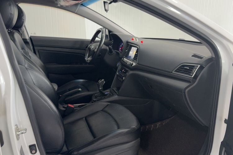 Used Hyundai Elantra (6th Generation / Lingdong) 2019 1.4T Dual-Clutch Xuan Dong · Dynamic Model Interior 3