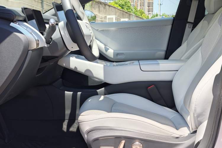 Used XPeng P7+ 2024 Long-Range Max Interior 4