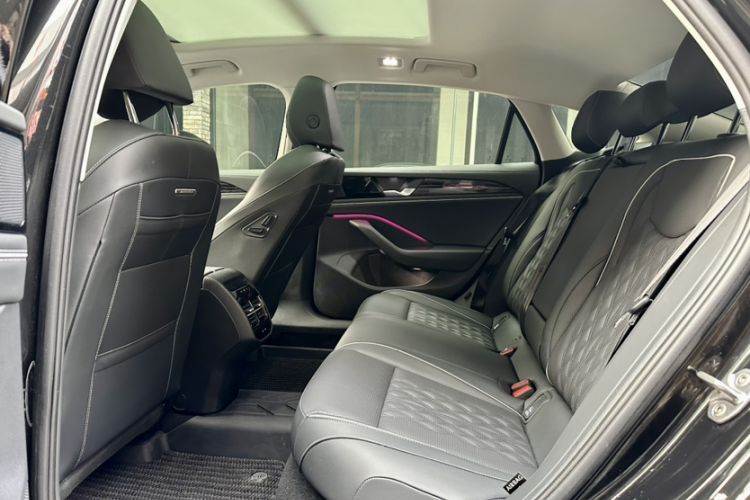 Used Volkswagen Magotan 2024 380TSI DSG Prestige Edition DaMai Package
