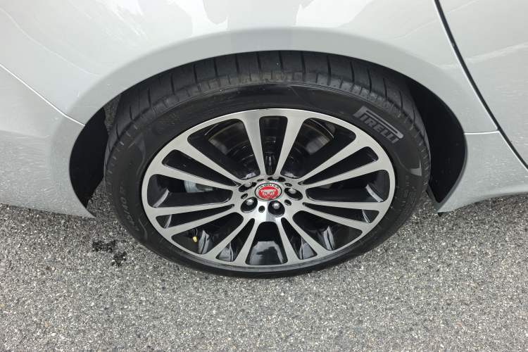 Used Jaguar XFL 2024 2.0T P250 Two-Wheel Drive Prestige Luxury Edition