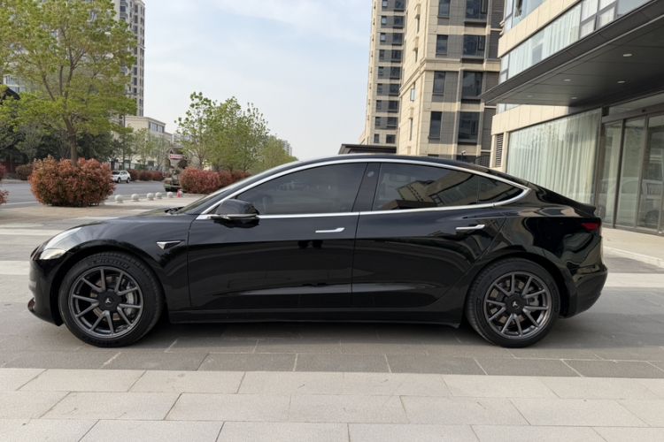 Used Tesla Model 3 2019 Long-Range Rear-Wheel-Drive Version