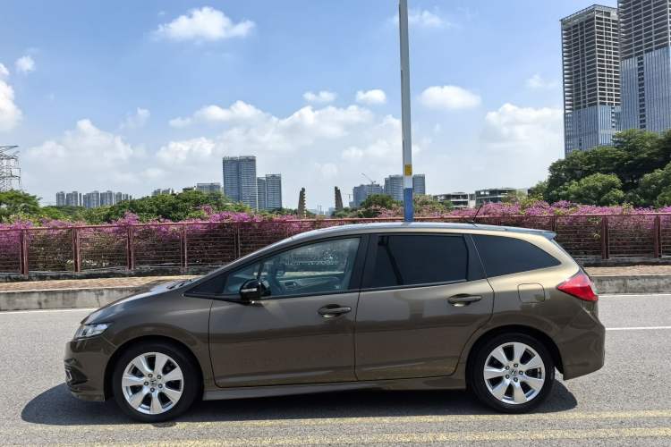 Used Honda Jade 2016 1.8L Automatic Comfort Elite Version 5 Seats