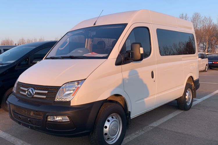 Used SAIC MAXUS Xintu V80 2019 2.5T Classic Edition 6-Speed Manual – Aoyuntong Modified Version Short Wheelbase Mid-Height Roof 5/6 Seats