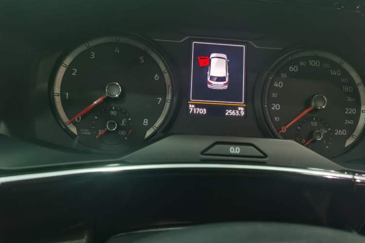 Used Volkswagen Tayron 2020 280TSI Two-Wheel Drive Luxury Connect Edition Odometer Close Up