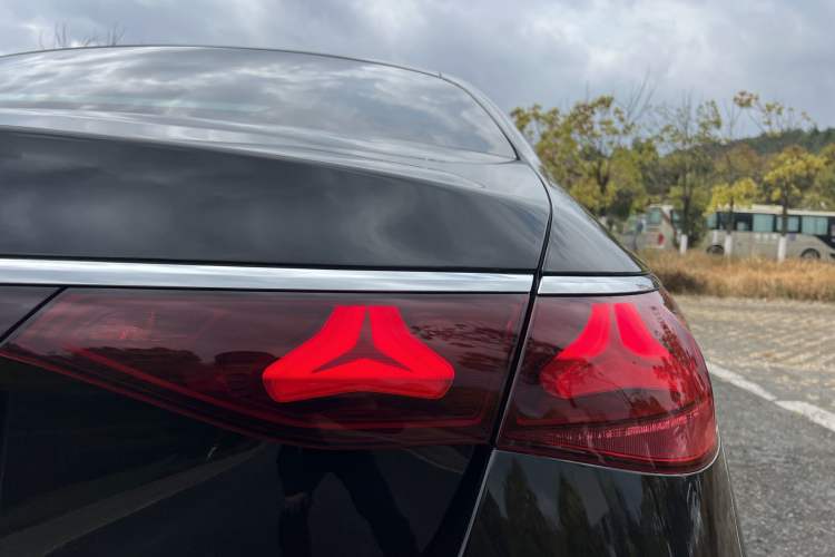 Used Mercedes-Benz E-Class 2024 Facelift E 300 L Fashion Sport Edition
