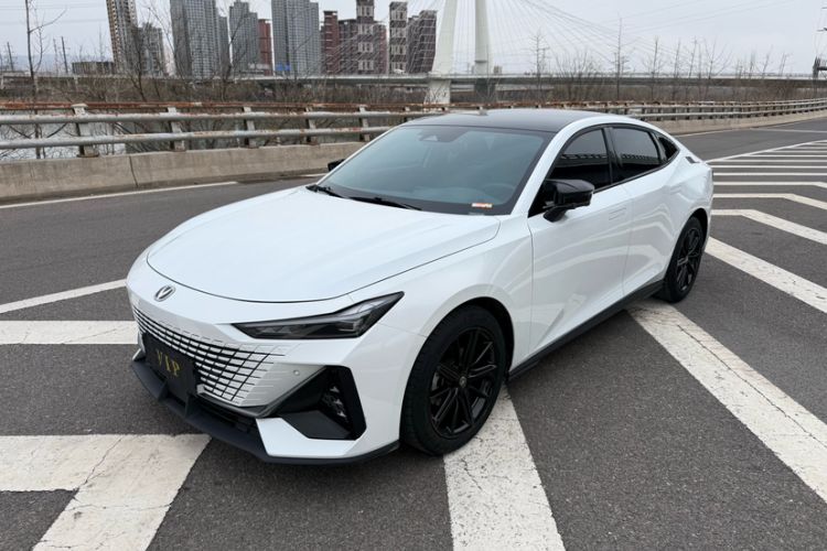 Used CHANGAN UNI-V 2023 1.5T Prestige Model