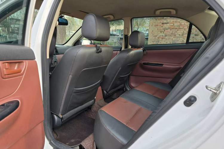 Used BYD F3 2013 Energy-Efficient Model 1.5L Manual Comfort Version Interior 3