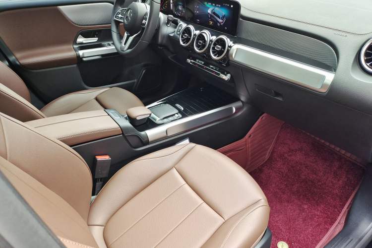 Used Mercedes-Benz GLB 2022 Second Facelift GLB 200 Dynamic Edition Right Front Seat