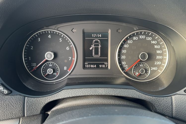 Used Volkswagen Sharan 2013 1.8TSI Standard Model Odometer Close Up