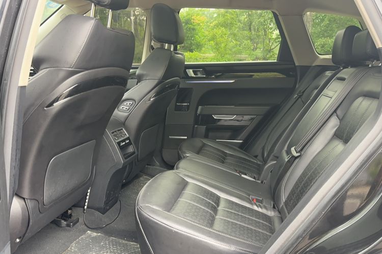 Used Zotye T700 2017 1.8T Dual-Clutch Luxury Model
