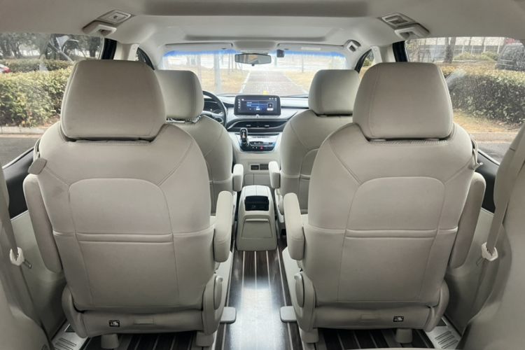 Used Buick GL8 2023 Land Executive Class Smart Enjoyment Model