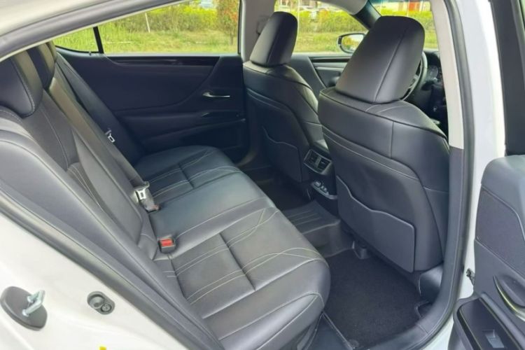 Used Lexus ES 2018 300h Premium Edition China V Standard