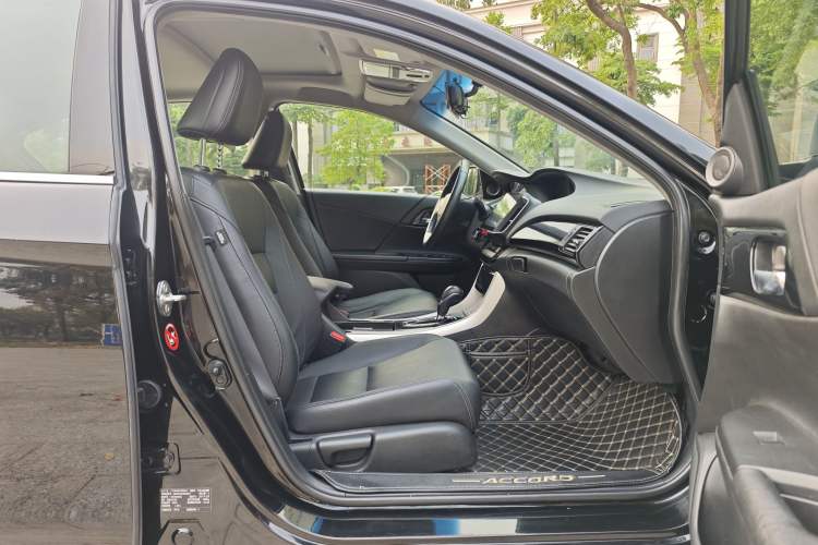 Used Honda Accord 2016 2.0L Elite Edition Right Front Seat