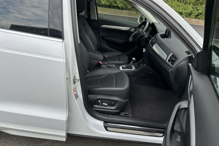 Used Audi Q3 2016 35 TFSI quattro all-wheel-drive style model Right Front Seat