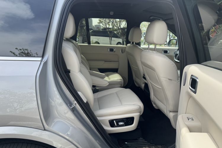 Used Li Auto L8 2023 Pro Model Interior 3