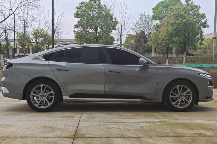 Used Ford Mondeo 2023 EcoBoost 180 Luxury Model Exterior 5