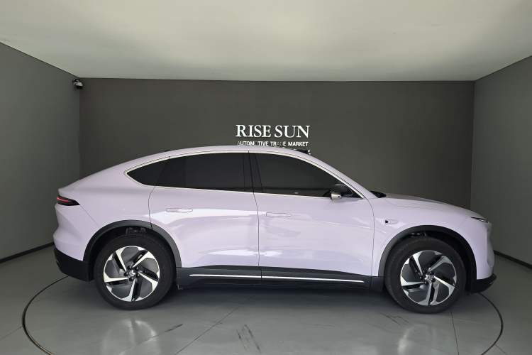 Used Nio EC6 2024 75 kWh Exterior 3