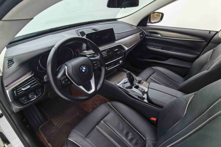 Used BMW 6 Series GT 2018 630i Luxury Design Package Interior 12