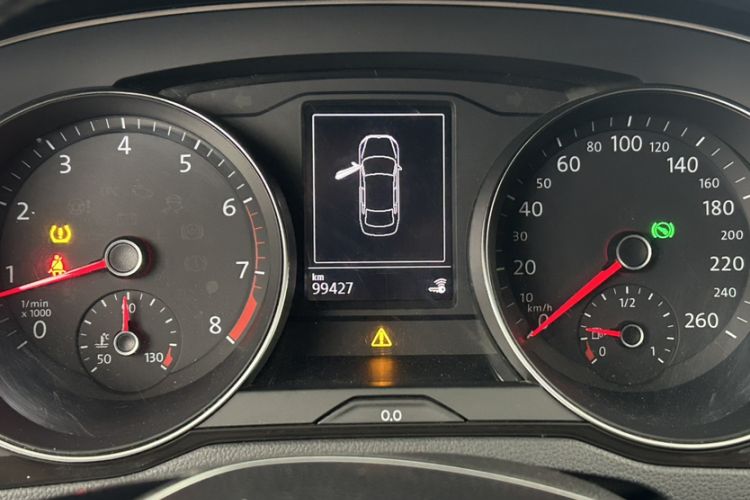 Used Volkswagen Magotan 2017 330TSI DSG Leading Model Odometer Close Up