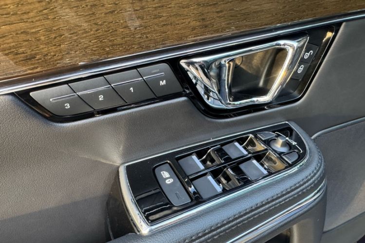 Used Jaguar XJ 2018 XJL 3.0 SC Two-Wheel-Drive Elegant Business Edition
