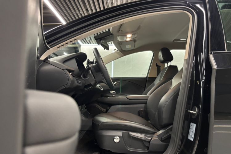 Used Hongqi E-QM5 2022 431 km Charge & Enjoy Edition