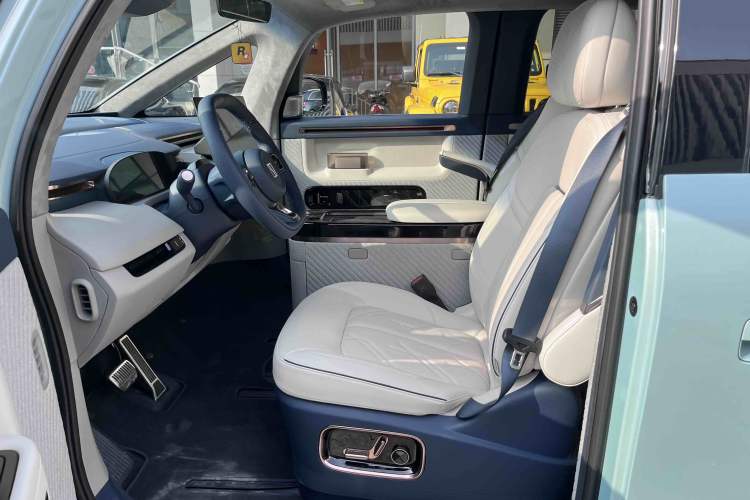 Used Zeekr MIX 2025 Long-Range Intelligent Driving Edition
