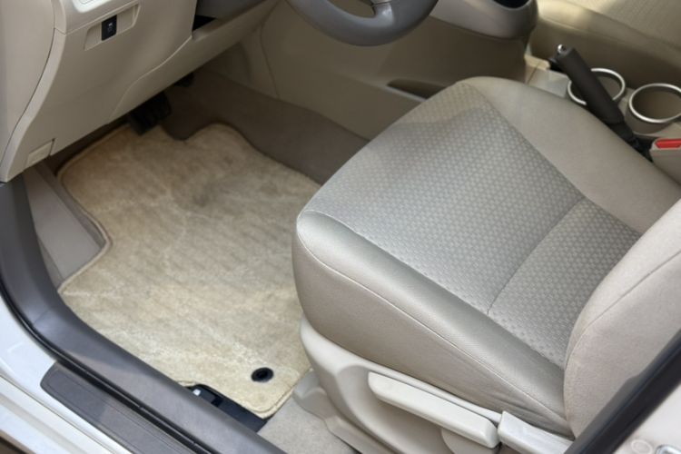 Used Toyota Verso 2014 Starlight 180E CVT Elite Edition
