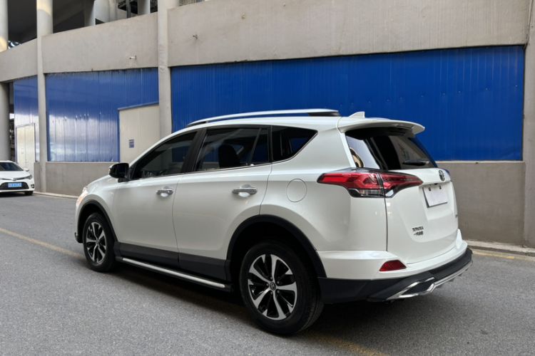 Used Toyota RAV4 2016 2.0L CVT Two-Wheel Drive Fashion Edition China V Standard