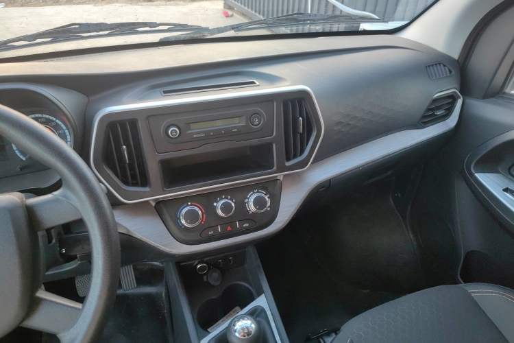 Used Jinbei New Hiace X30L 2024 Champion Edition Passenger Vehicle 5/6/7 Seats
