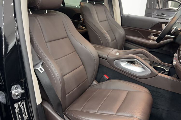 Used Mercedes-Benz GLS 2022 Second Facelift GLS 450 4MATIC Stylish Version Right Front Seat