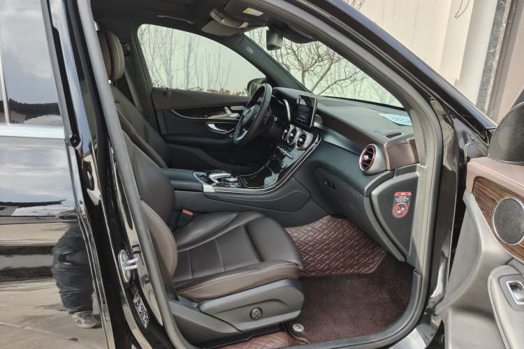 Used Mercedes-Benz GLC 2017 GLC 260 4MATIC Luxury Model