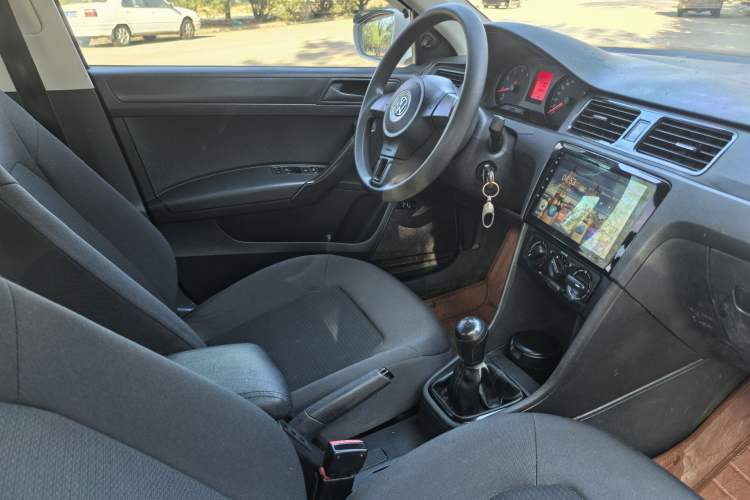 Used Volkswagen Santana 2015 1.4L Manual Fashion Edition Interior 3