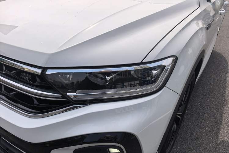 Used Volkswagen T-ROC 2023 300TSI DSG Two-Wheel-Drive Chen Guang Edition
