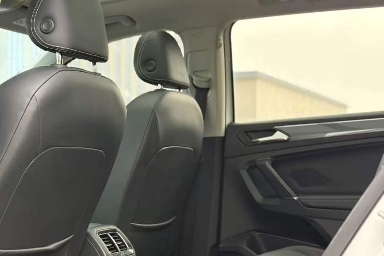 Used Volkswagen Tiguan L 2021 330TSI Automatic Two-Wheel Drive R-Line Enhanced Edition
