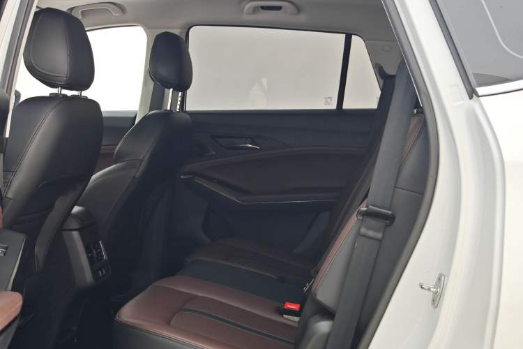 Used SOL X8 PLUS 2023 1.5 TGDI DCT Smart Edition 7-Seater