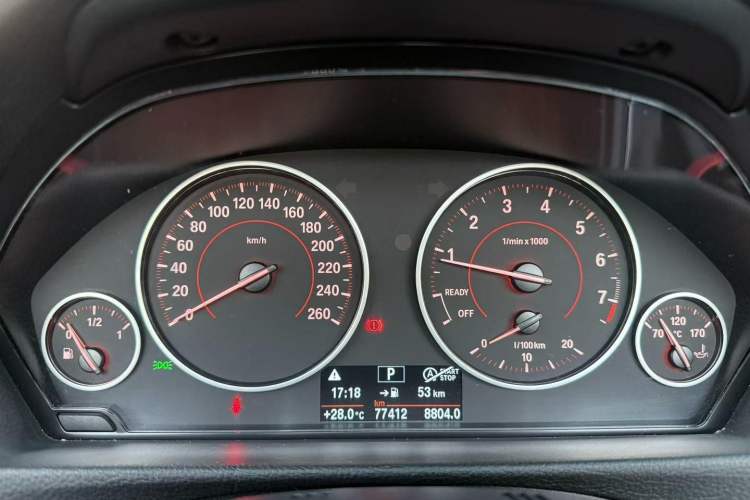 Used BMW 4 Series 2014 420i Convertible Sports Design Package Odometer Close Up