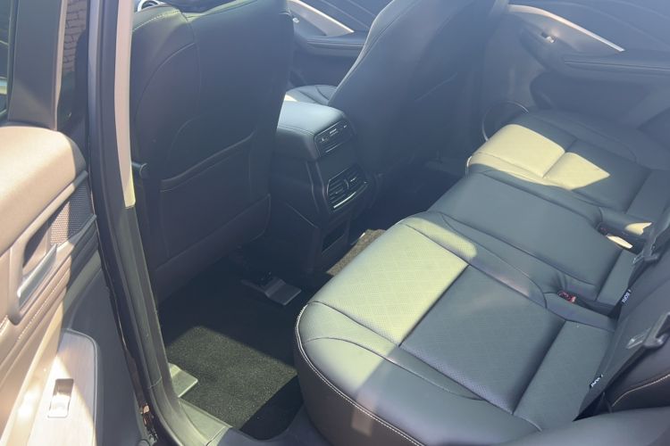 Used Wey VV6 2018 2.0T Two-Wheel-Drive Ultra-Luxury Version China V Standard