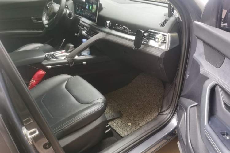 Used BYD Song Pro New Energy 2019 DM 1.5T Four-Wheel Drive Performance Edition Deluxe Model Interior 2